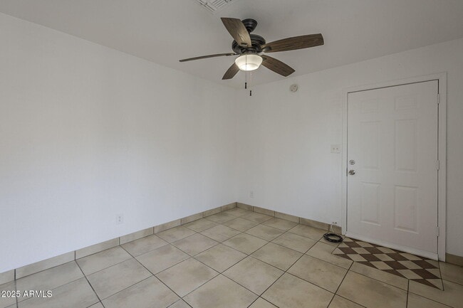 Building Photo - 1551 E Christy Dr