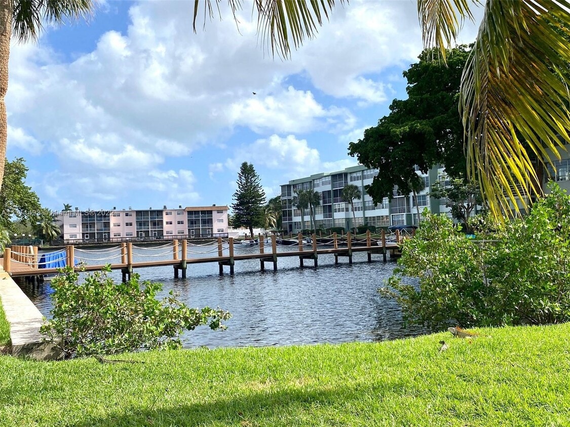 2781 Taft St Unit 211, Hollywood, FL 33020 Room for Rent in Hollywood