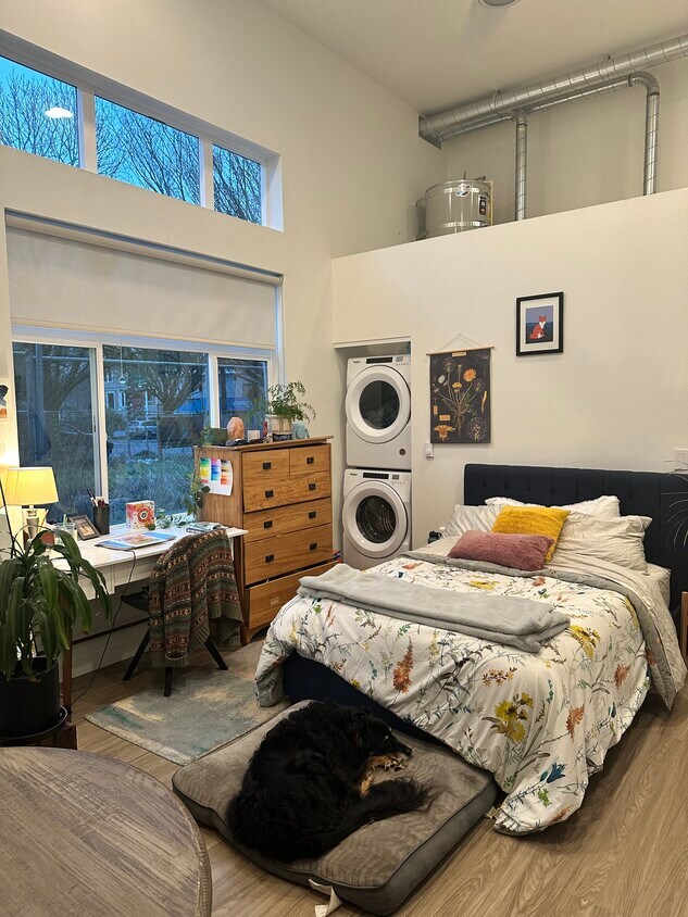 Foto principal - 2320 N Vancouver Ave