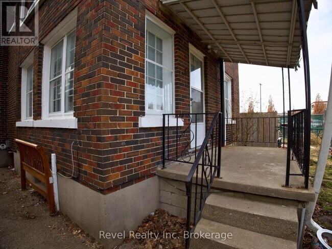 Photo du bâtiment - 511 King St