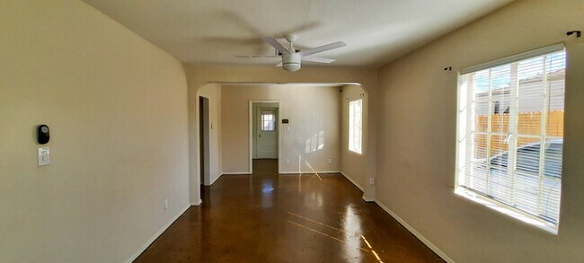 Foto del edificio - Sweet 1940's 3 Bedroom Home located near the VA