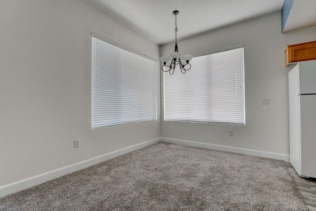 Building Photo - 59 E Agate Ave