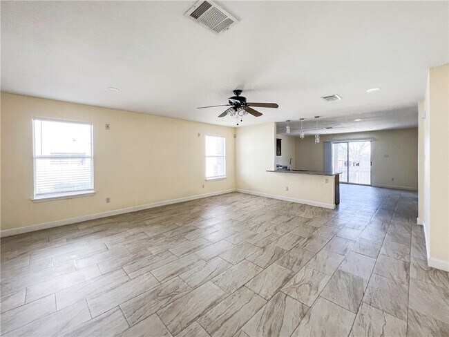 Foto del edificio - 116 Remington Dr