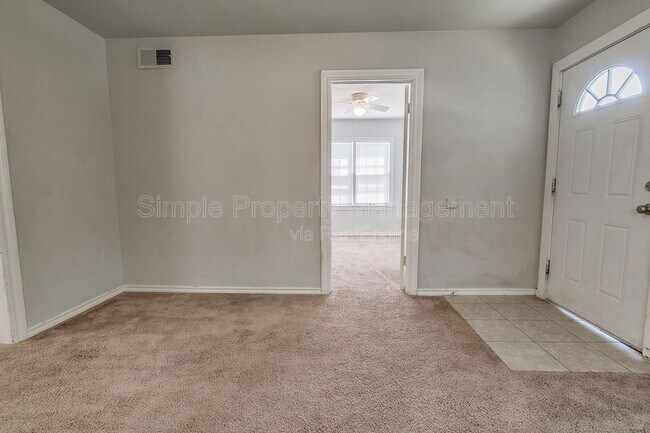 Foto del edificio - 7107 NW 39th St