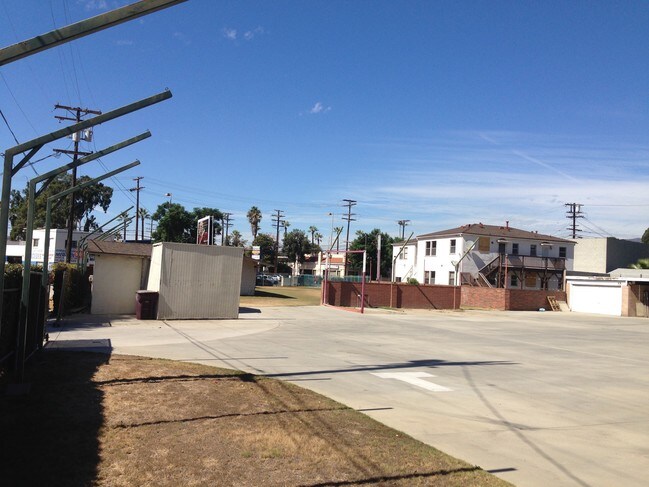 Building Photo - 1306 S Glendale Ave