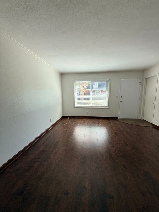 Photo - Spacious 3 bedroom 2 bath townhome with 2 ...