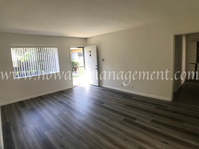 Building Photo - 5448 Alvern Cir