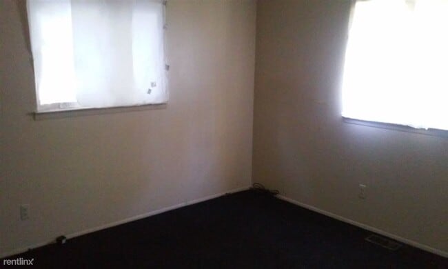 Building Photo - 3 br, 1 bath House - 17737 Westbrook St