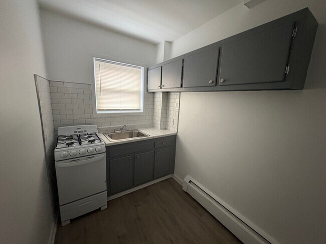 Building Photo - 559 2nd Ave