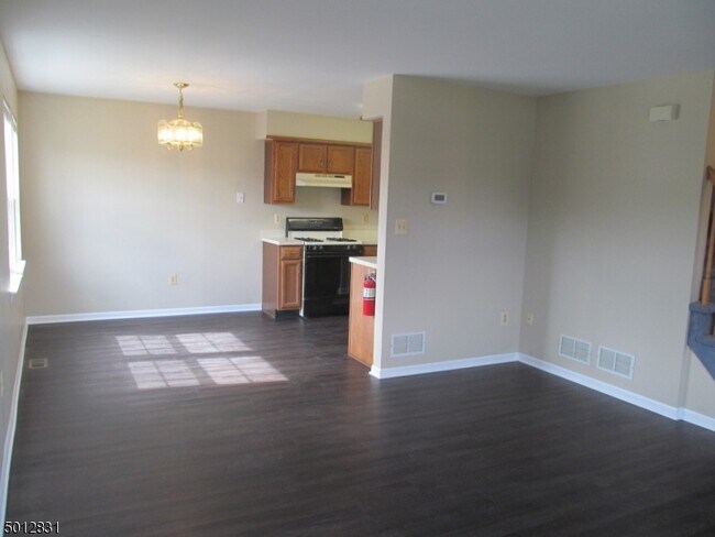 Building Photo - 6201 Belmont Dr