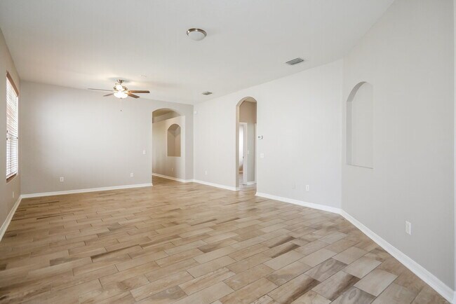 Foto del edificio - 910 Larwood Pine Dr