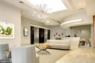 Building Photo - 3600 S Glebe Rd