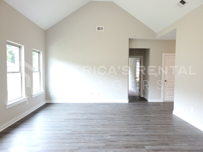Building Photo - Home for Rent in Clanton, AL... Available to View Now!!!