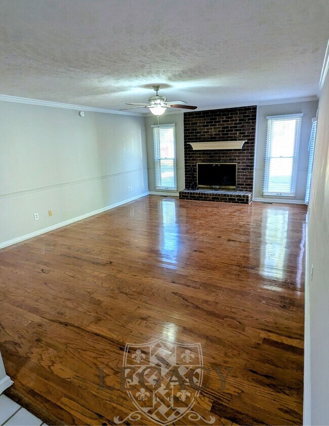 Foto del edificio - 502 Irongate Blvd