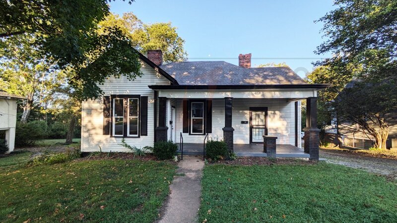 Primary Photo - 610 Greenwood Ave
