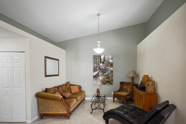 Building Photo - 10594 Pelican Dr