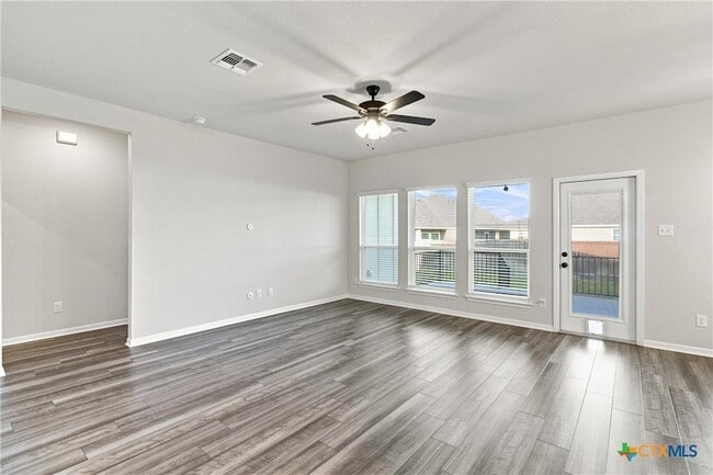 Building Photo - 2827 Fox River Dr