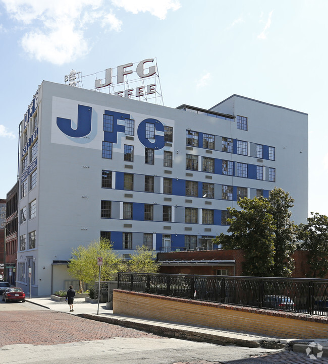 Vista lateral del edificio - JFG Flats