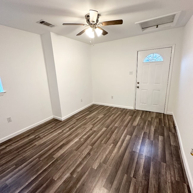 Foto del edificio - 2921 Burns St