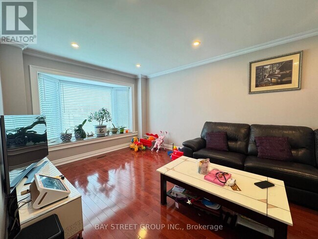 Building Photo - 33 Northolt Crescent