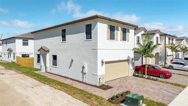 Building Photo - 12923 SW 231st Ter