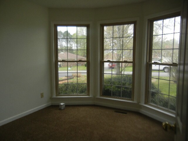 Building Photo - 1639 Lillian Ct