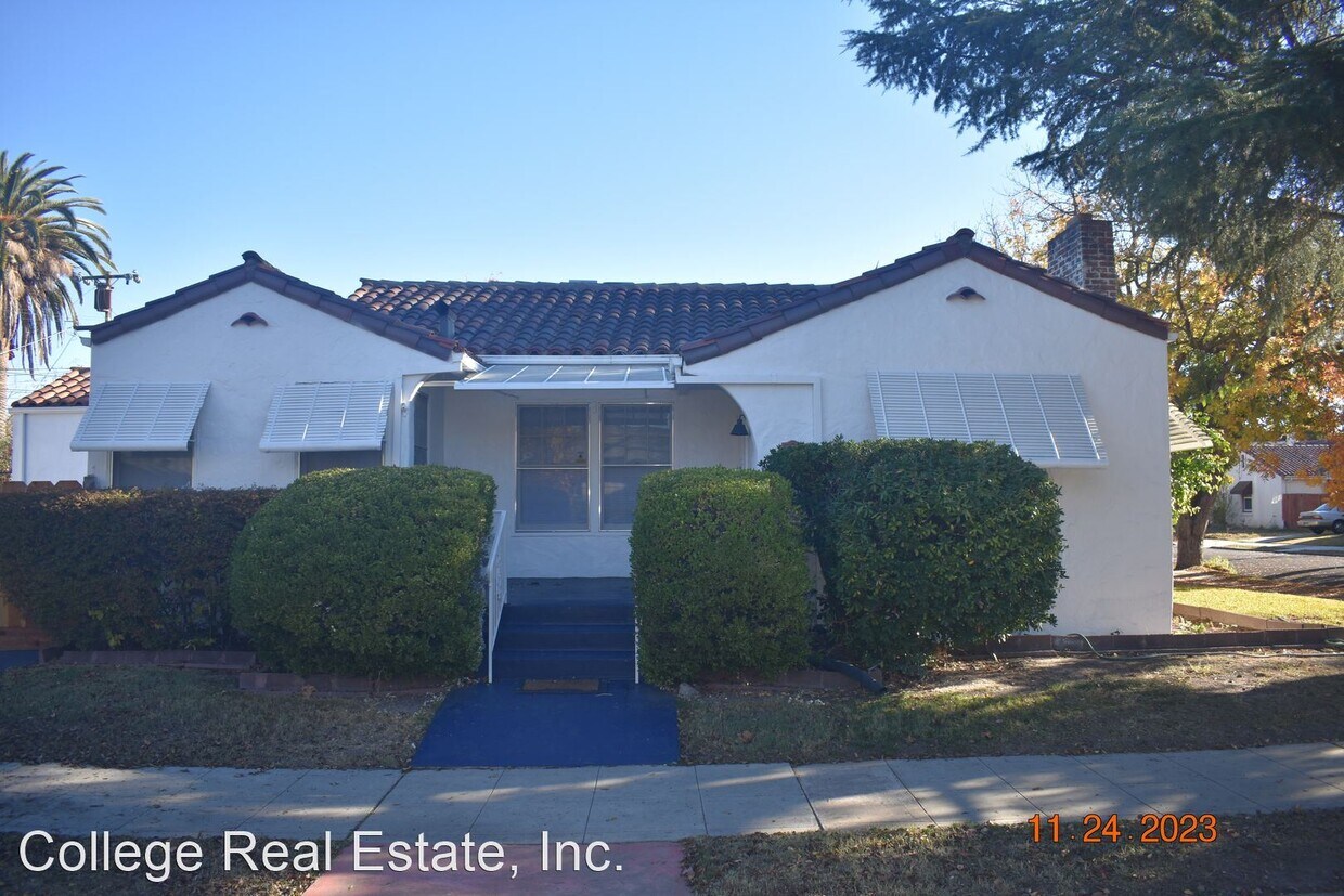 Primary Photo - 3 br, 1 bath House - 2606 N Center St.
