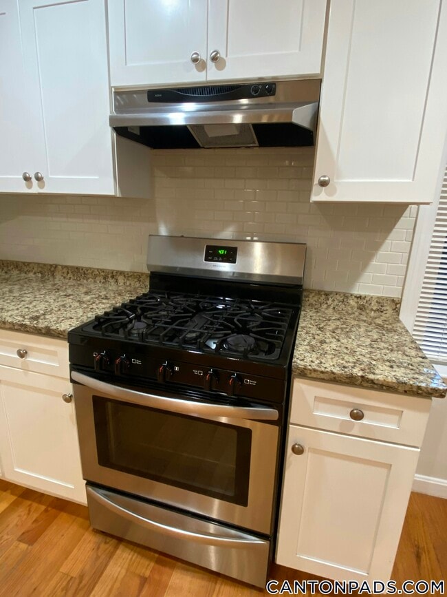 Building Photo - 33 Rockland St