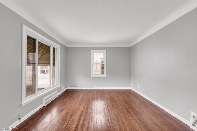 Foto del edificio - 20751 Goller Ave