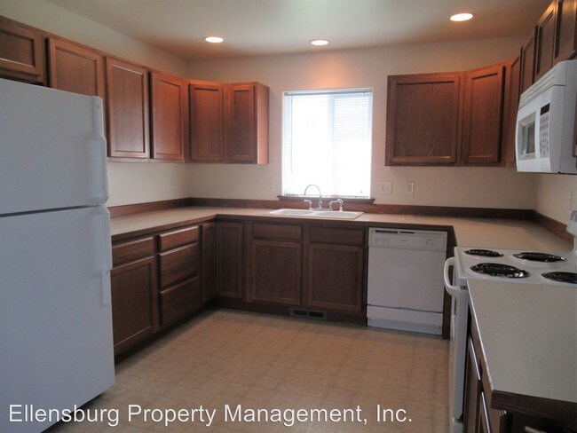 Building Photo - 3 br, 2 bath House - 102 W Annie Pl