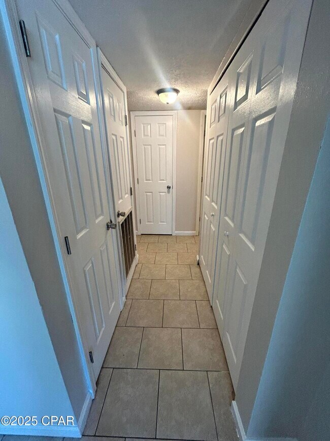 Foto del edificio - 3914 E 11th St