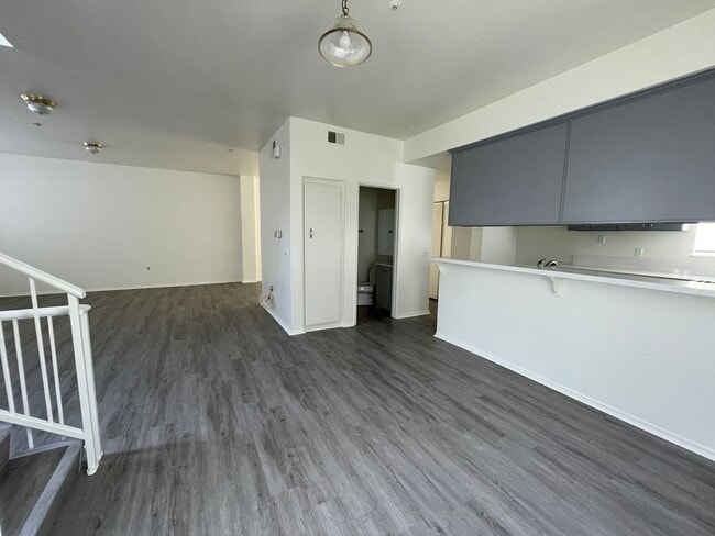 Foto del edificio - 3bed/3bath Townhouse in San Gabriel - InveServe Corp