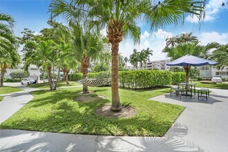 Building Photo - 9800 E Bay Harbor Dr