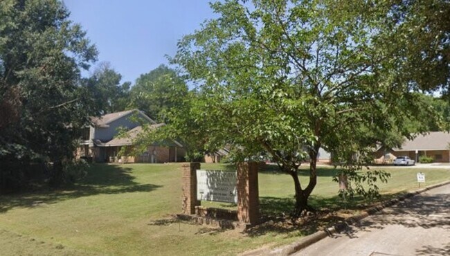 Building Photo - 1303 Martin Luther King Dr