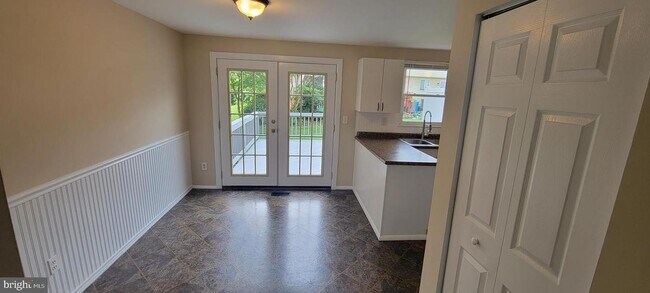 Building Photo - 132 Drexel Dr