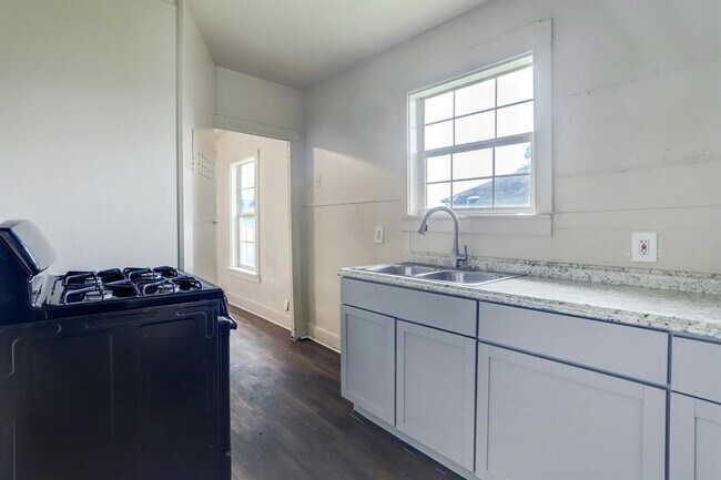 Foto del edificio - 3110 Canfield St