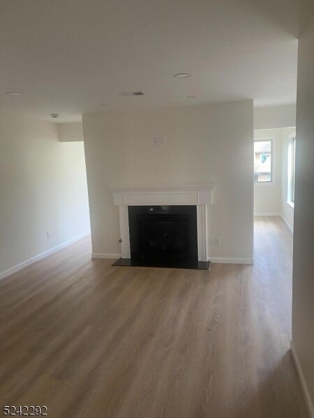 Building Photo - 60 Hart Dr