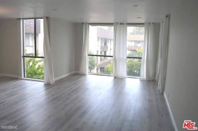 Building Photo - 750 S Spaulding Ave