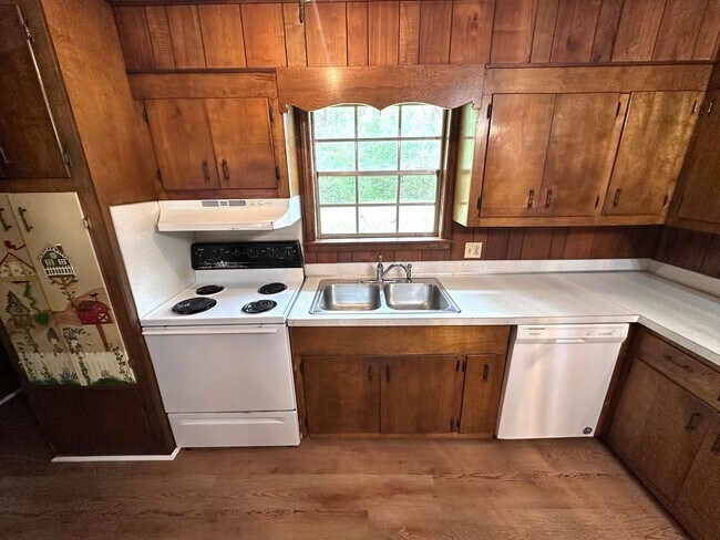 Foto del edificio - 3 Bedrooms, 2 Bathroom - House in North Rome!