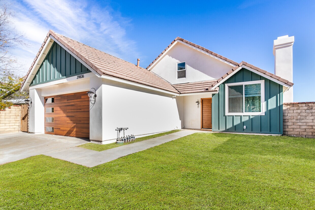 Primary Photo - 29836 Pinecone Pl