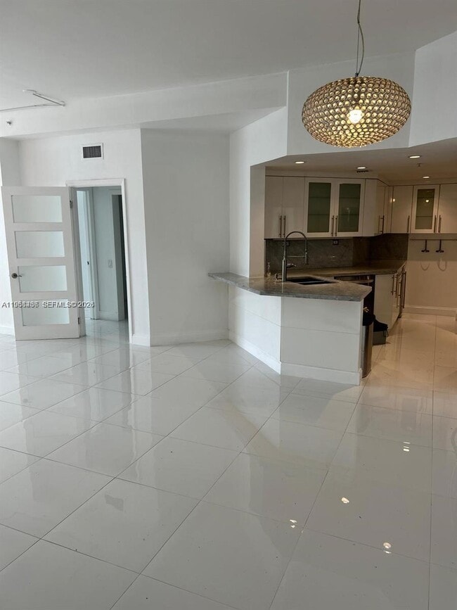 Foto del edificio - 701 Brickell Key Blvd
