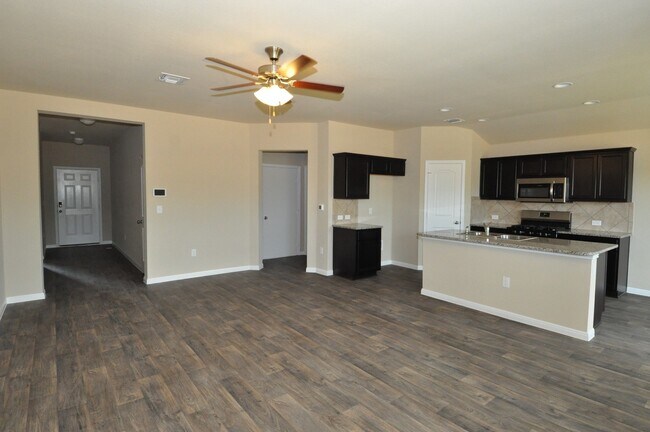 Building Photo - Dont Miss This Beauty In A Quiet Community