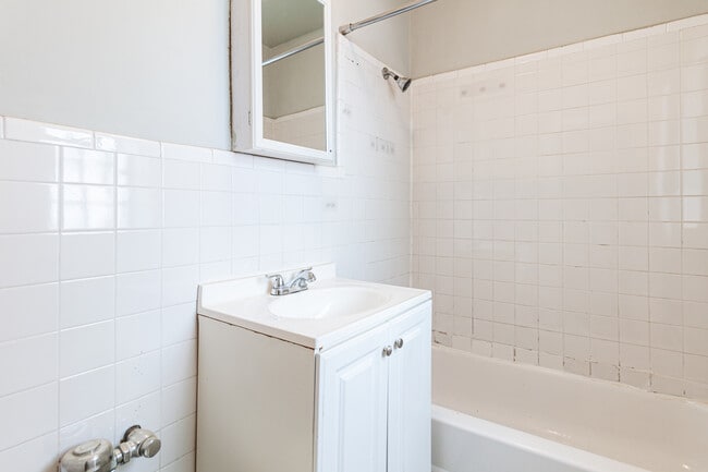 Foto del edificio - 433 W Roscoe St