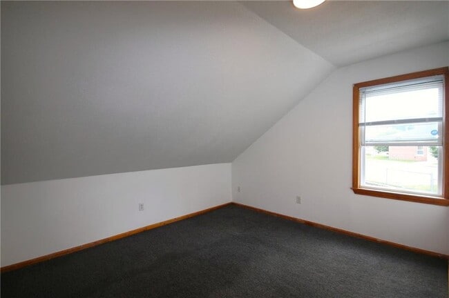 Building Photo - 177 Boyden St