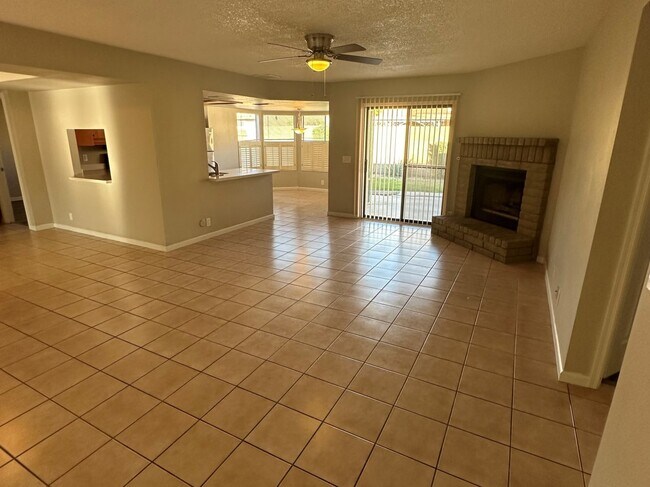 Foto del edificio - 12931 N 73Rd Ave