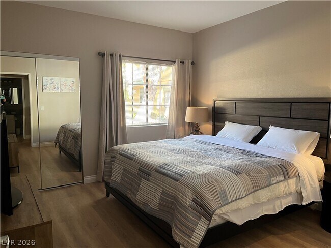 Building Photo - 5130 S Jones Blvd