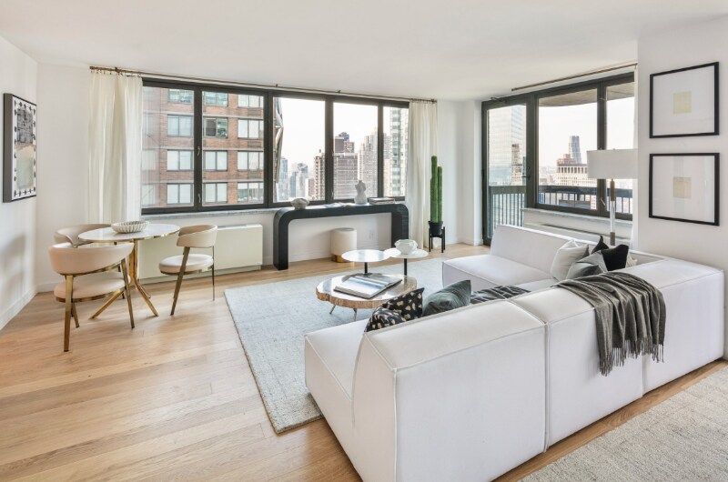 Foto principal - 225 W 56th St