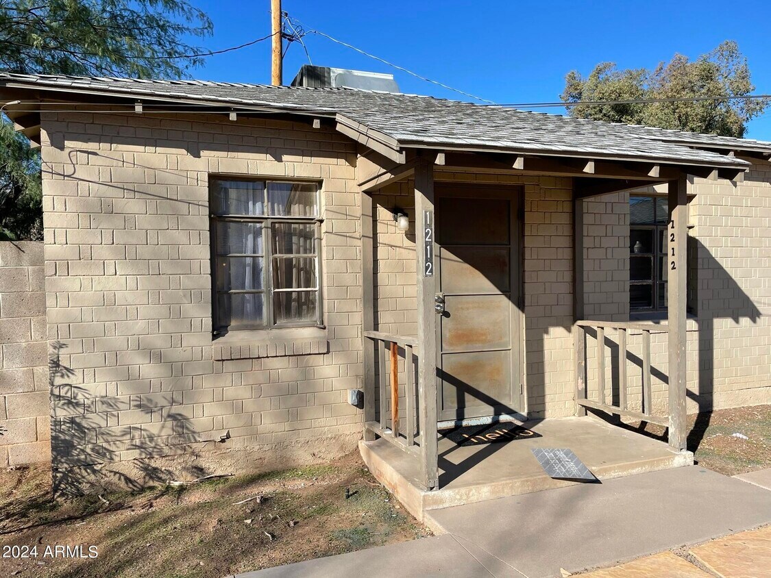 Foto principal - 1212 W Roosevelt St