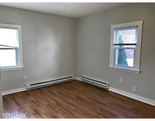 Building Photo - 2 br, 1 bath Apartment - 134 Pearl St