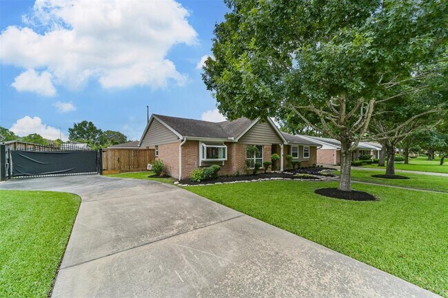 Building Photo - 5834 Cheena Dr